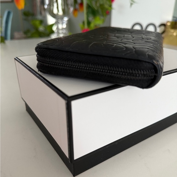 Chanel Camellia Zipper Wallet Bag Black - Picture 6 of 15